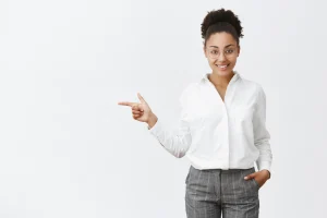 Blog 3 business woman pointing